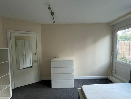 4 bedroom flat share to rent - Photo 5