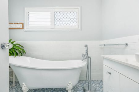 A Home of Distinction - Where Elegance Meets Everyday Life - Photo 2