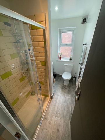 Beautiful First Floor One Bedroom Flat to Let in Withington/Disbury - Photo 3