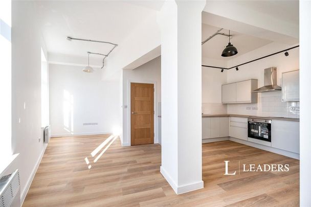 1 bedroom flat to rent - Photo 1