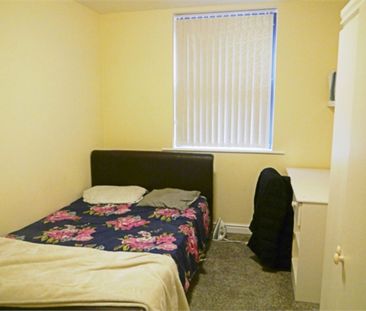 8 Bedroom Flat - Photo 4