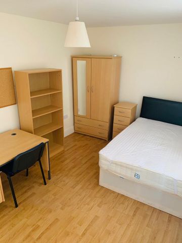 7 bedroom terraced house to rent - Photo 4