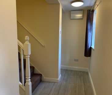 2 bedroom cottage to rent - Photo 2