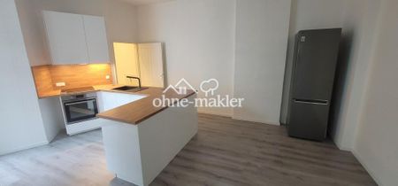 Charmante 3-Zimmer-Altbauwohnung mit Balkon und offener Wohnküche, EBK - Foto 3