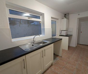 2 bedroom terraced house to rent - Photo 5