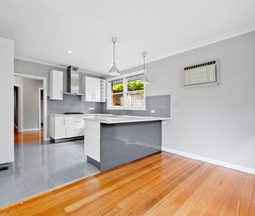 56 Bayswater Rd, Croydon VIC 3136 - House For Rent | Domain - Photo 3