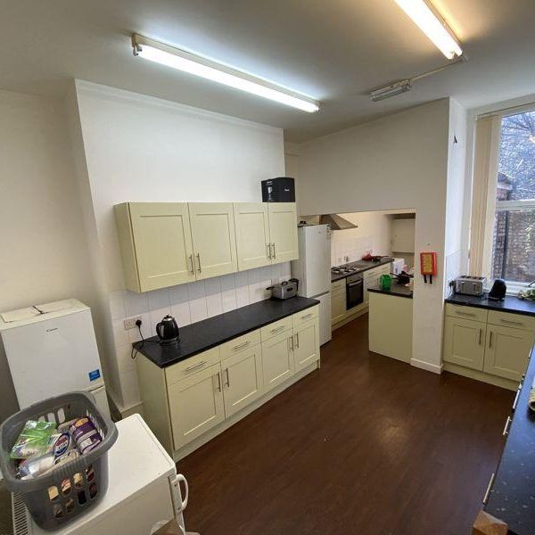1 bedroom property to rent - Photo 1