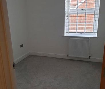 3 bedroom terraced house to rent - Photo 2