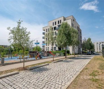 Pronájem bytu 2+kk s balkonem, sklepem a garážovým stáním, 66 m - Photo 2