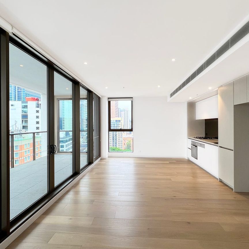 Fully furnished 2 Bedrooms Apartment On a High level With a City View! - Photo 1