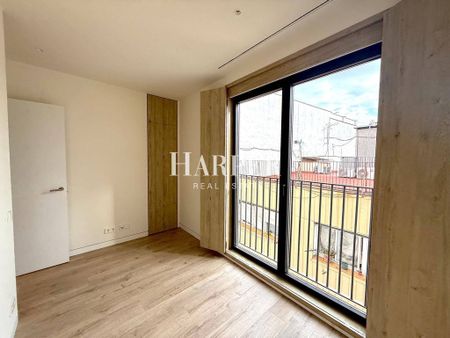 2 room luxury penthouse for rent in Barcelona, Spain - Photo 5