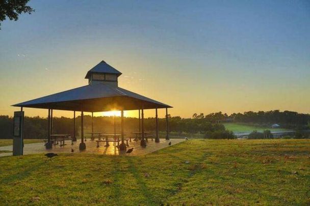 Fully Furnished - Bay View - Best Location - Photo 1