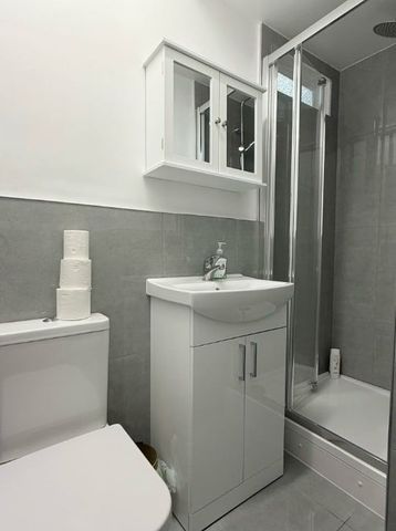 Studio Flat, Pembroke Road, W8 - Photo 5