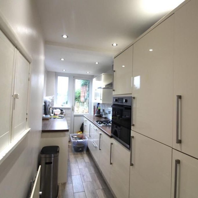 3 bedroom terraced house to rent - Photo 1