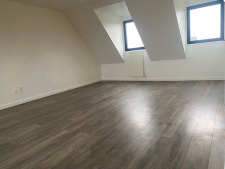 Recent vernieuwd triplex appartement met 2 slaapkamers - Photo 5