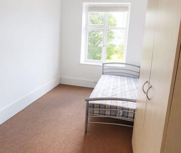 3 bedroom flat to rent - Photo 5