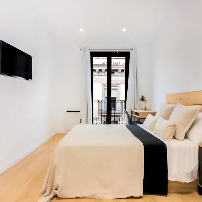 Carrer de la Reina Cristina, Barcelona, Catalonia 08003 - Photo 1