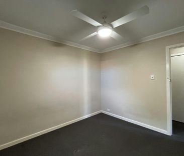 COTTAGE STYLE TUCKED AWAY IN EAST BUNBURY - Photo 6