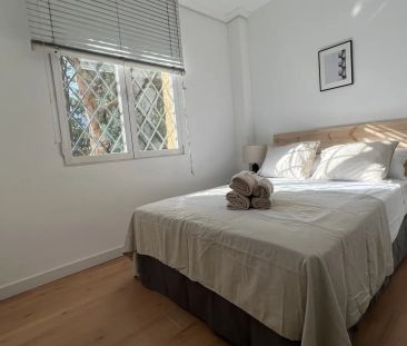 Room in a shared 8-bedroom apartment for rent in Aravaca, bills included. - Photo 2