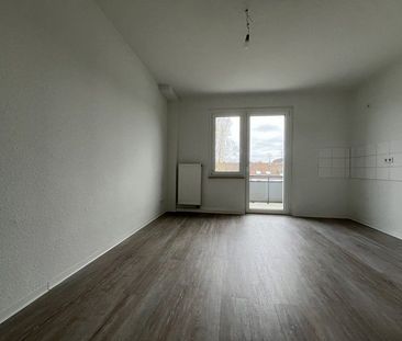 Einladendes 1,5-Zimmer-Appartement mit geräumigem Balkon - frisch r... - Foto 1