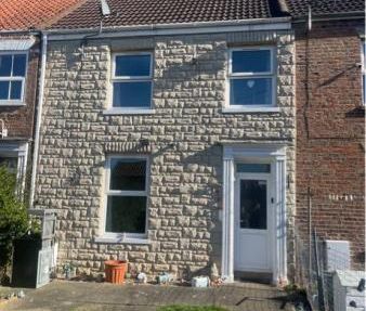 3 bedroom Terraced House To Let - Photo 1