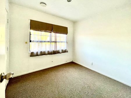 Spacious & Sunny 3 bedroom house Ready to move in! - Photo 4