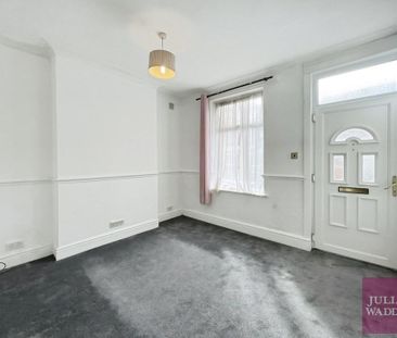 2 bedroom end of terrace house to rent - Photo 3