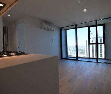 Sky-High City Living at The Light House – 61st Floor One-Bedroom Ap... - Photo 2