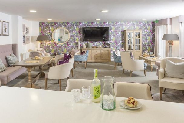 2 bedroom retirement property to rent - Photo 1