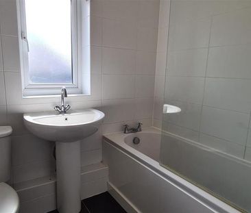 2 bedroom maisonette to rent - Photo 2
