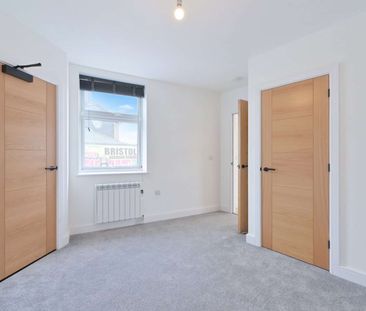 Exceptional Brand New Apartment | High-Specification Living in Bedminster - Photo 2