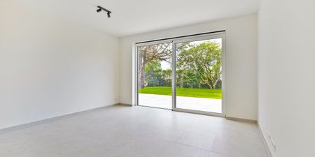 Appartement te huur in Kortrijk voor € 950 met 1 slaapkamer - Photo 2