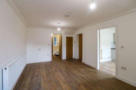 Ipswich Crescent, Birmingham, B42 - Photo 2