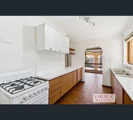 1/11 Talbot Avenue, Como, WA 6152 - Photo 1