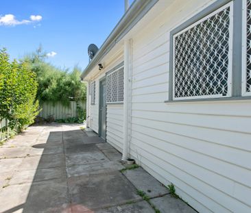 6 Carpenter Street, Kangaroo Flat - Photo 1