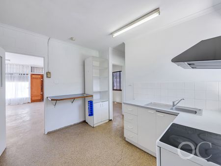 Open the Door to Coastal Comfort - Photo 4