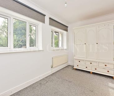 3 bedroom mews to rent - Photo 5