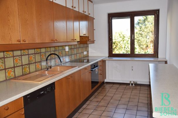 Eleganter "Retro-Style" - Großzügige, sonnige, ruhige Wohnung mit Süd-Loggia! 2 Garagenplätze! - Photo 1