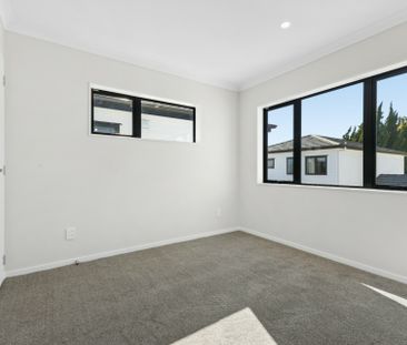 Modern Living, Nothing Short of Stunning - Photo 5