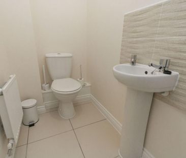 3 bedroom semi-detached house to rent - Photo 5