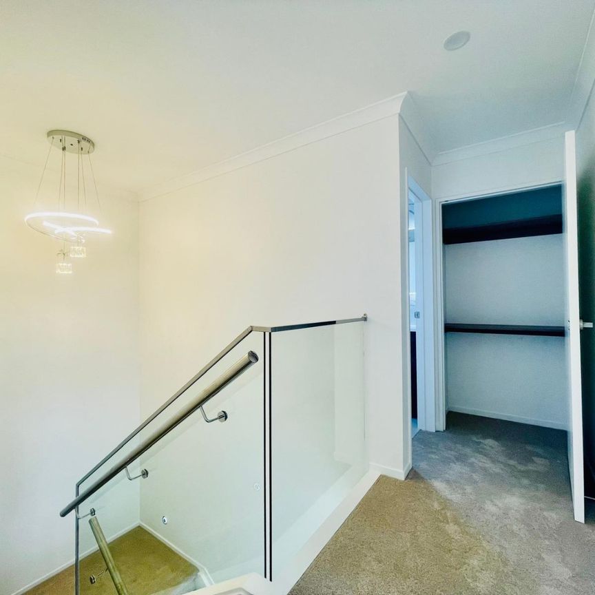 MANUREWA, 4 BEDROOMS - Photo 1