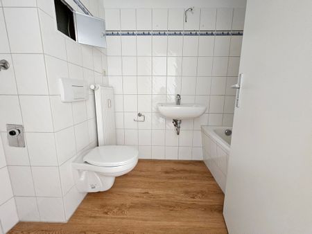 Sehr schöne Wohnung mit Balkon. - Photo 3