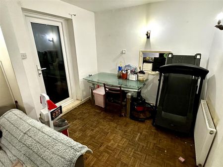 4 bedroom detached house to rent - Photo 5