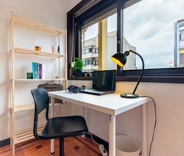 Avenida de Fernão de Magalhães, Porto, Braga - Photo 2