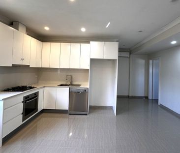 MODERN SPACIOUS TWO-BEDROOM LIVING IN GREENACRE - Photo 3