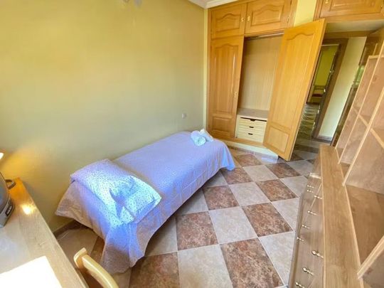 Calle del Cabo Machichaco, Madrid, Community of Madrid 28053 - Foto 1