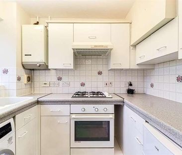 Little Manor Gardens, Cranleigh, GU6 - Photo 5