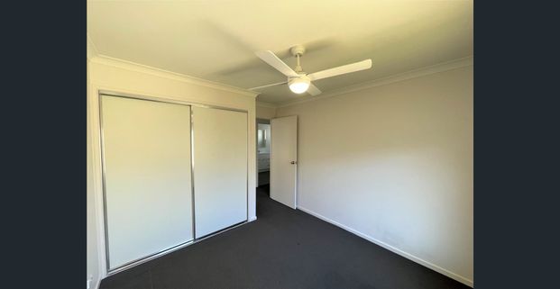 Modern 4 Bedroom Home - Photo 1