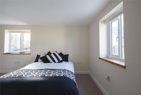 4 bedroom semi-detached house to rent - Photo 5