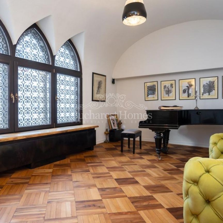 Impressive Mediterranean Mansion With Garden Ideal for Diplomats, Downtown - Photo 1